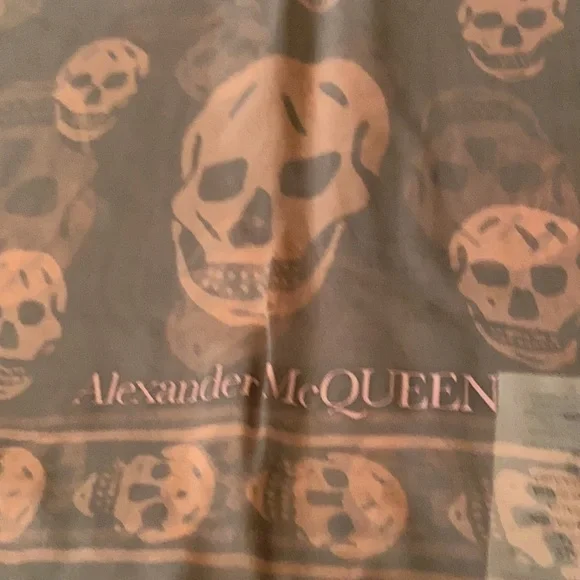 COPY - Alexander McQueen silk scarf - Picture 6 of 13